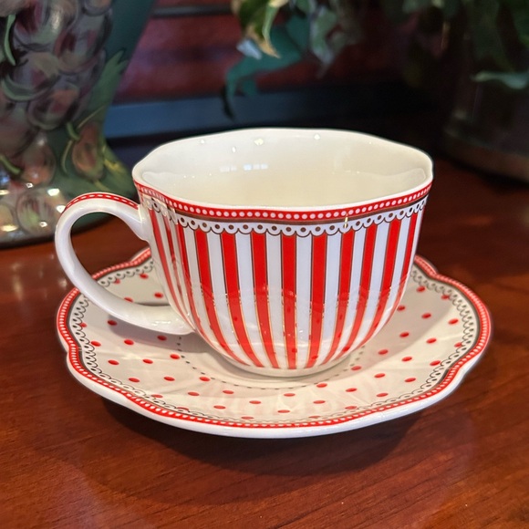 NWOT Grace Teaware Red and White Striped & Dots Fine Porcelain Teacup and Saucer - Picture 5 of 8